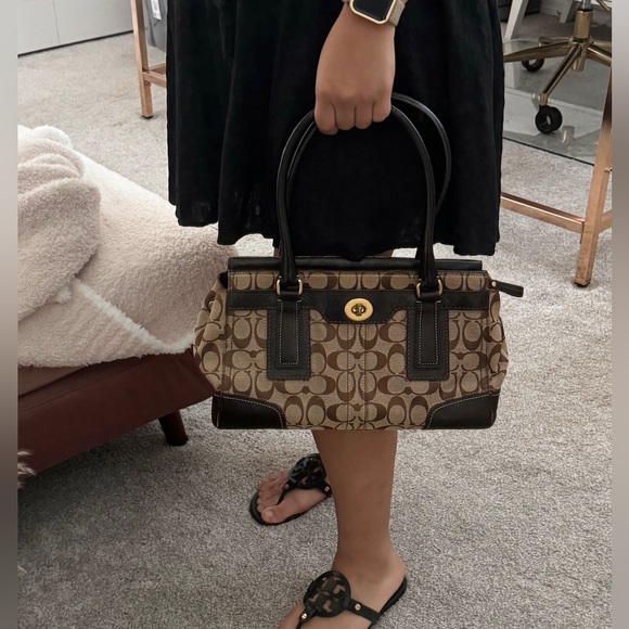 Coach Signature Hampton Shoulder Bag - Picture 3 of 11